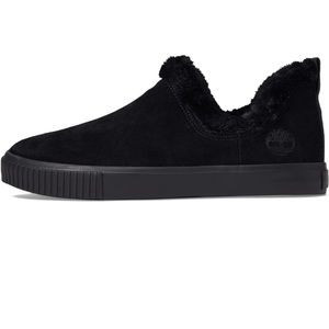 Brand new, never been worn Timberland Skyla slip on boots. Women’s size 6